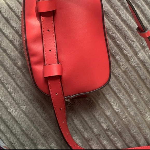 NWT! GUESS Caviar Quilted Large Zip Around Gussetted Belt Bag Bum Bag Coral Neon - Picture 9 of 17